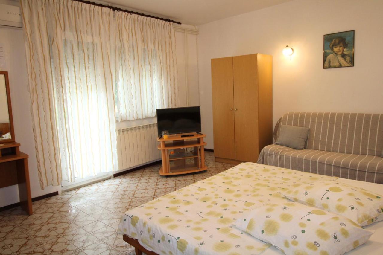 Apartment Valentina Ližnjan Esterno foto