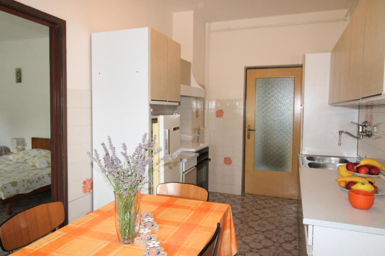 Apartment Valentina Ližnjan Esterno foto